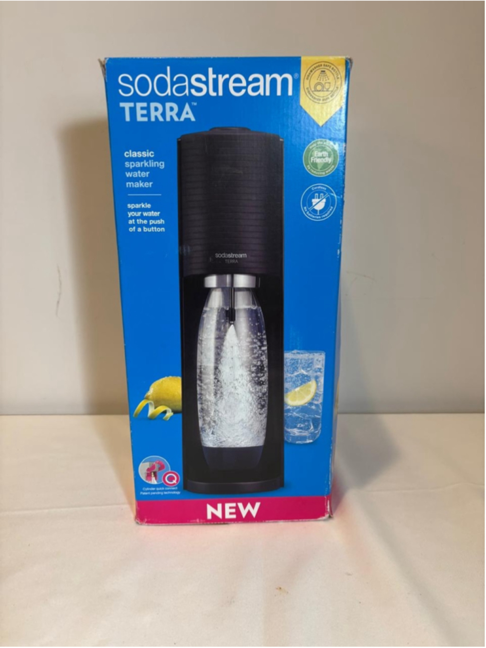 SodaStream Sparkling Water Maker w/ Bottle & CO2 Cylinder #C129